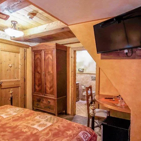 Historik Gotisches Haus Garni 4*