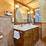 Historik Gotisches Haus Garni 4*