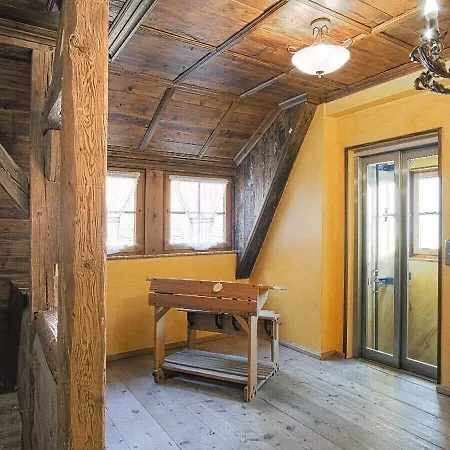 Historik Gotisches Haus Garni 4*