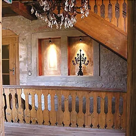 Konukevi Historik Gotisches Haus Garni 4*