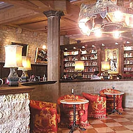 Konukevi Historik Gotisches Haus Garni 4*