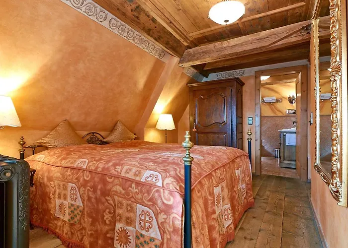 ヒストリーク ゴティシェス ハウス ガルニ ゲストハウス 4*