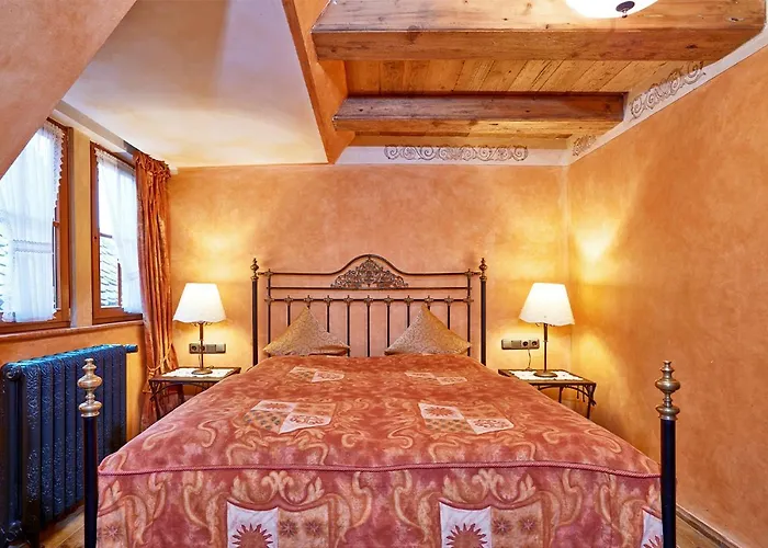 ヒストリーク ゴティシェス ハウス ガルニ ゲストハウス