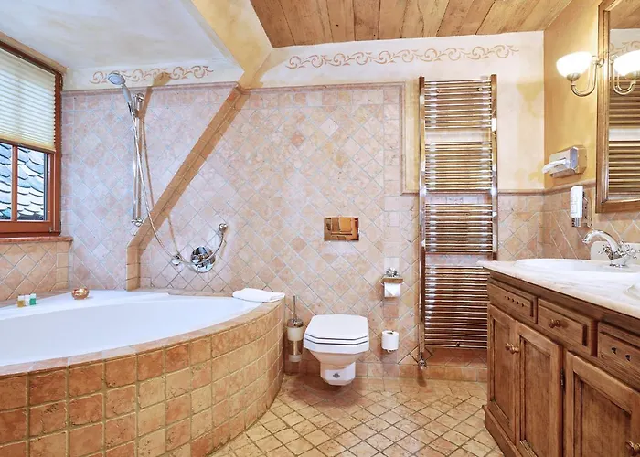 Historik Gotisches Haus Garni 4*