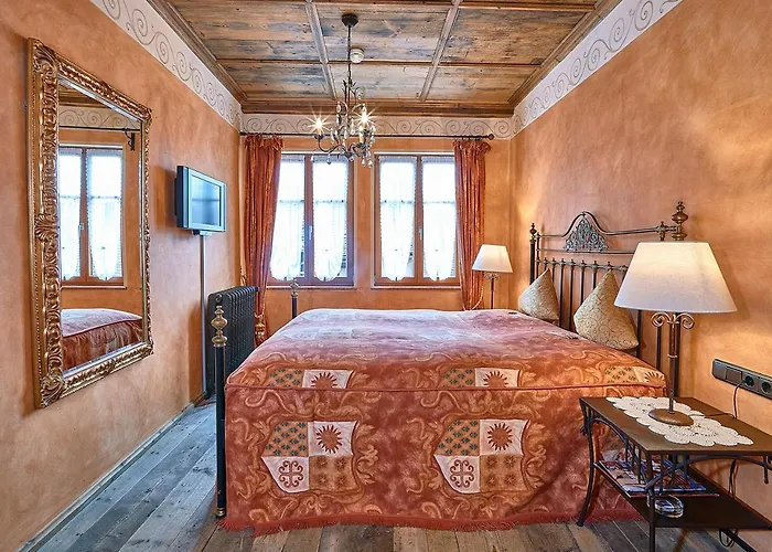 ヒストリーク ゴティシェス ハウス ガルニ ゲストハウス