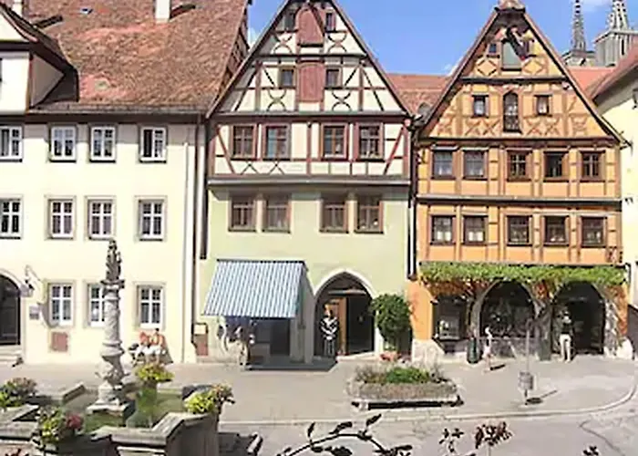 ヒストリーク ゴティシェス ハウス ガルニ ゲストハウス 4*