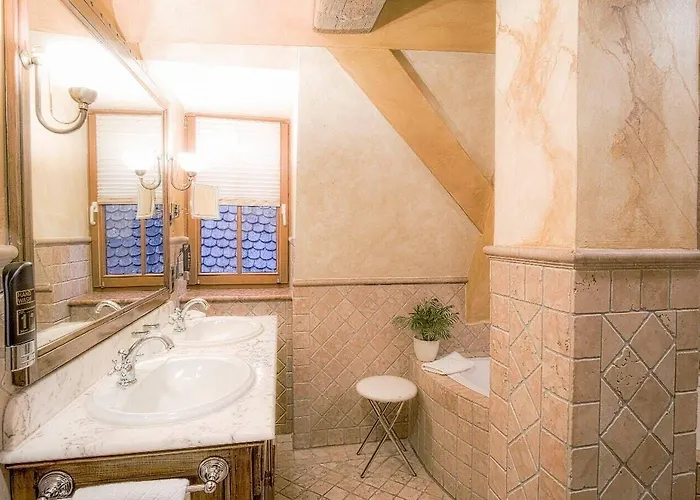 ゲストハウス ヒストリーク ゴティシェス ハウス ガルニ